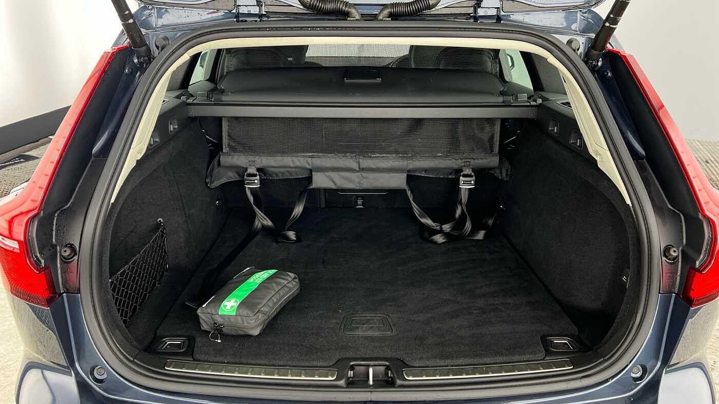 Used Volvo V60 2021 for sale - 76824385: Photo 5