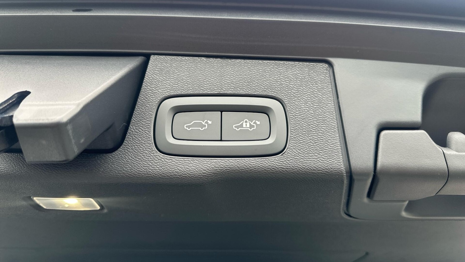 Used Volvo XC60 2025 for sale - 76336647: Photo 25