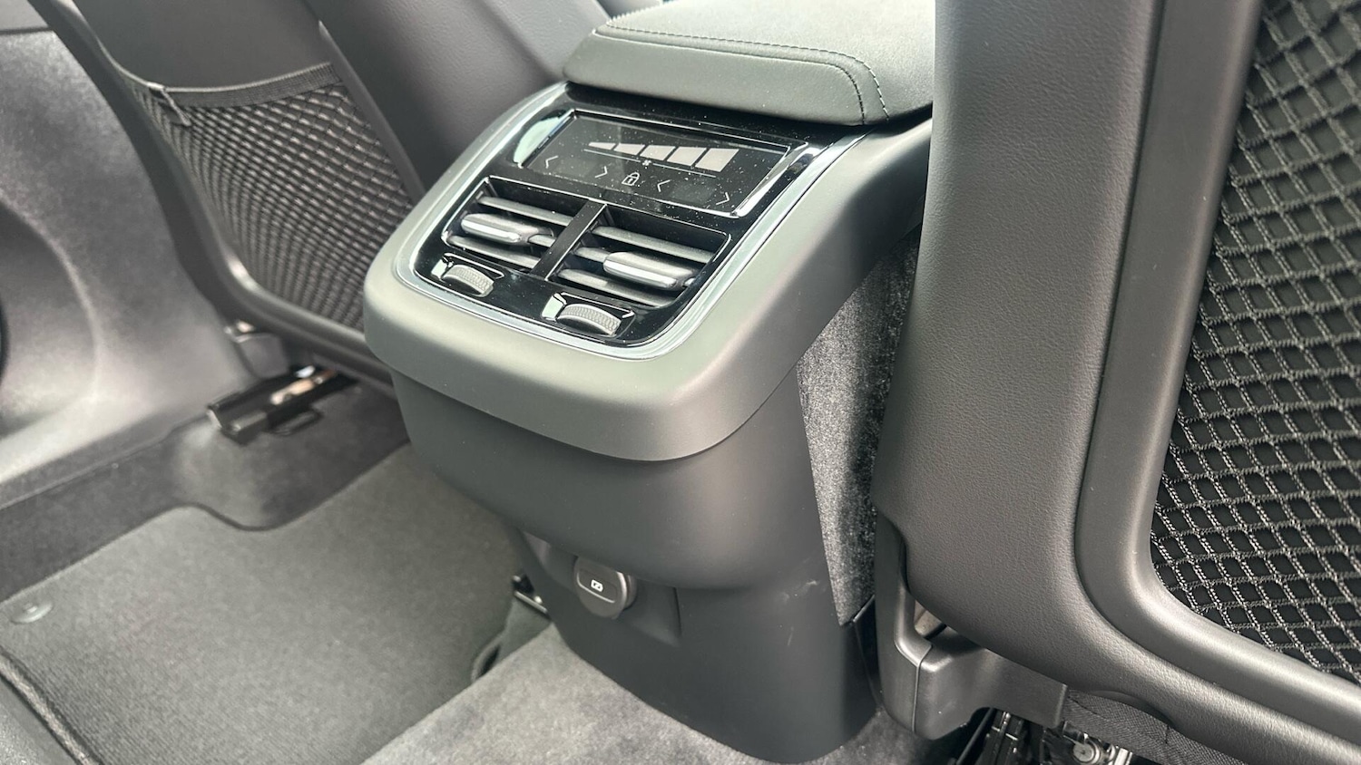 Used Volvo XC60 2025 for sale - 76336647: Photo 27