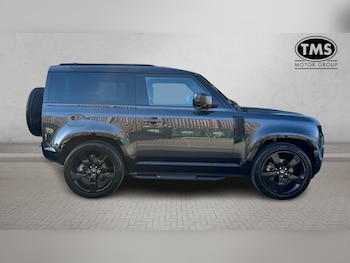 Used Land Rover Defender 90 2024 for sale - 77898644: Photo