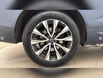 Used Volvo XC60 2023 for sale - 79767424: Photo