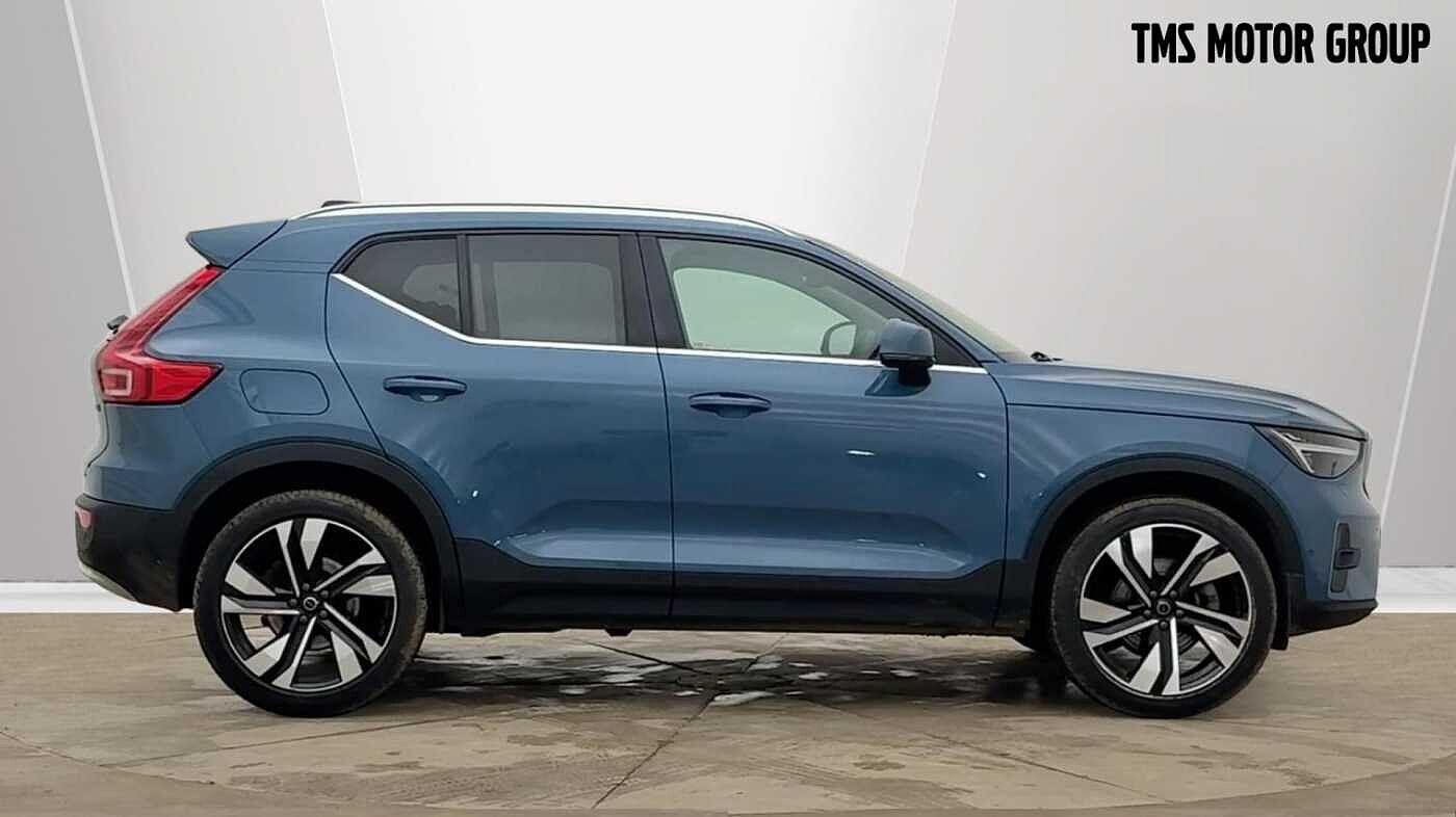 Used Volvo XC40 2025 for sale - 77993124: Photo 2