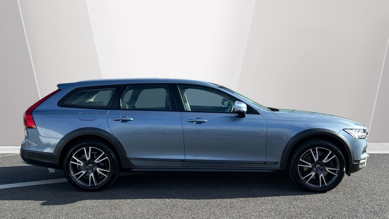 Used Volvo V90 2020 for sale - 76781316: Photo 3