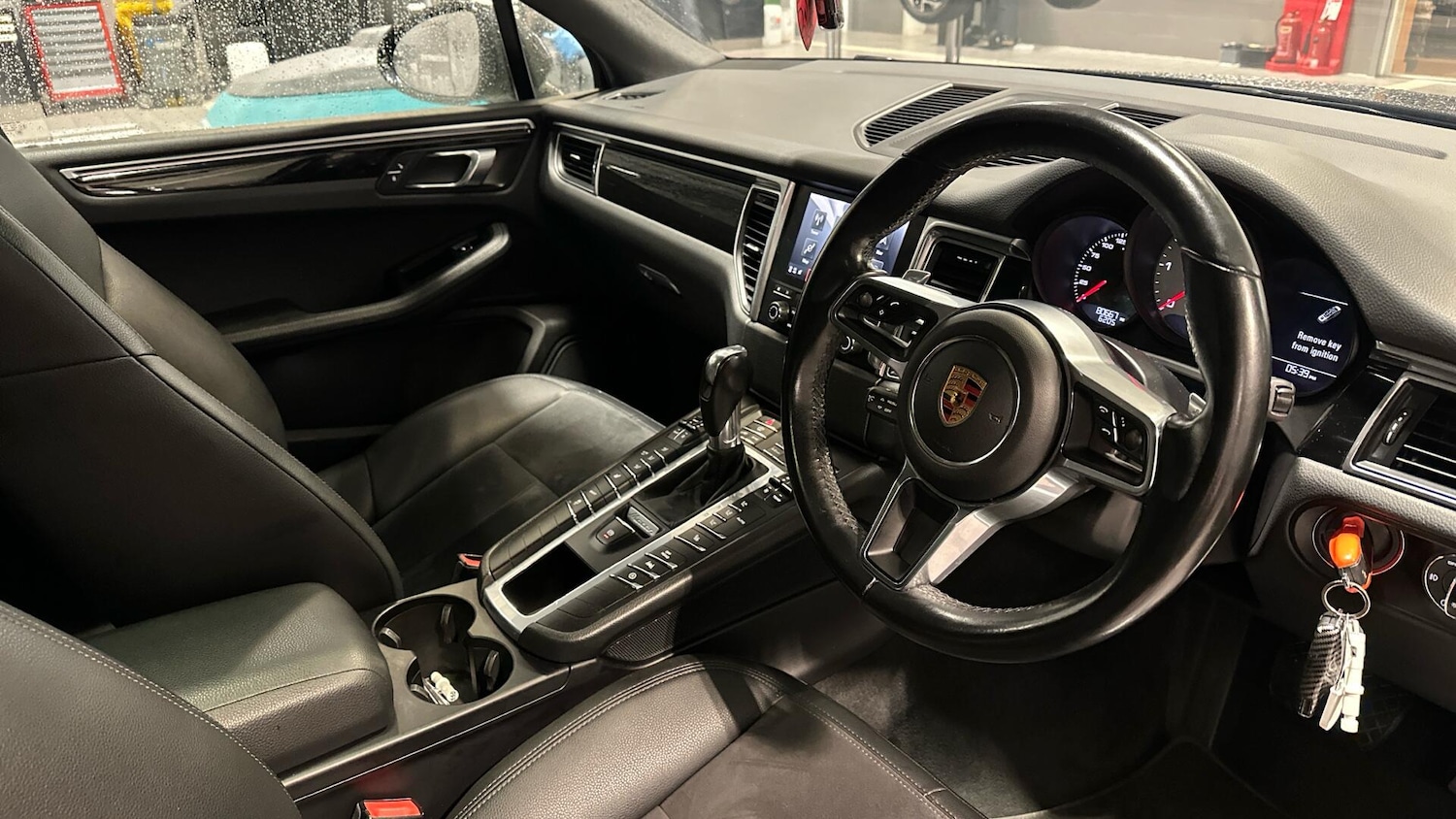 Used Porsche Macan 2017 for sale - 76953412: Photo 24