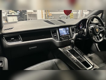 Used Porsche Macan 2017 for sale - 76953412: Photo