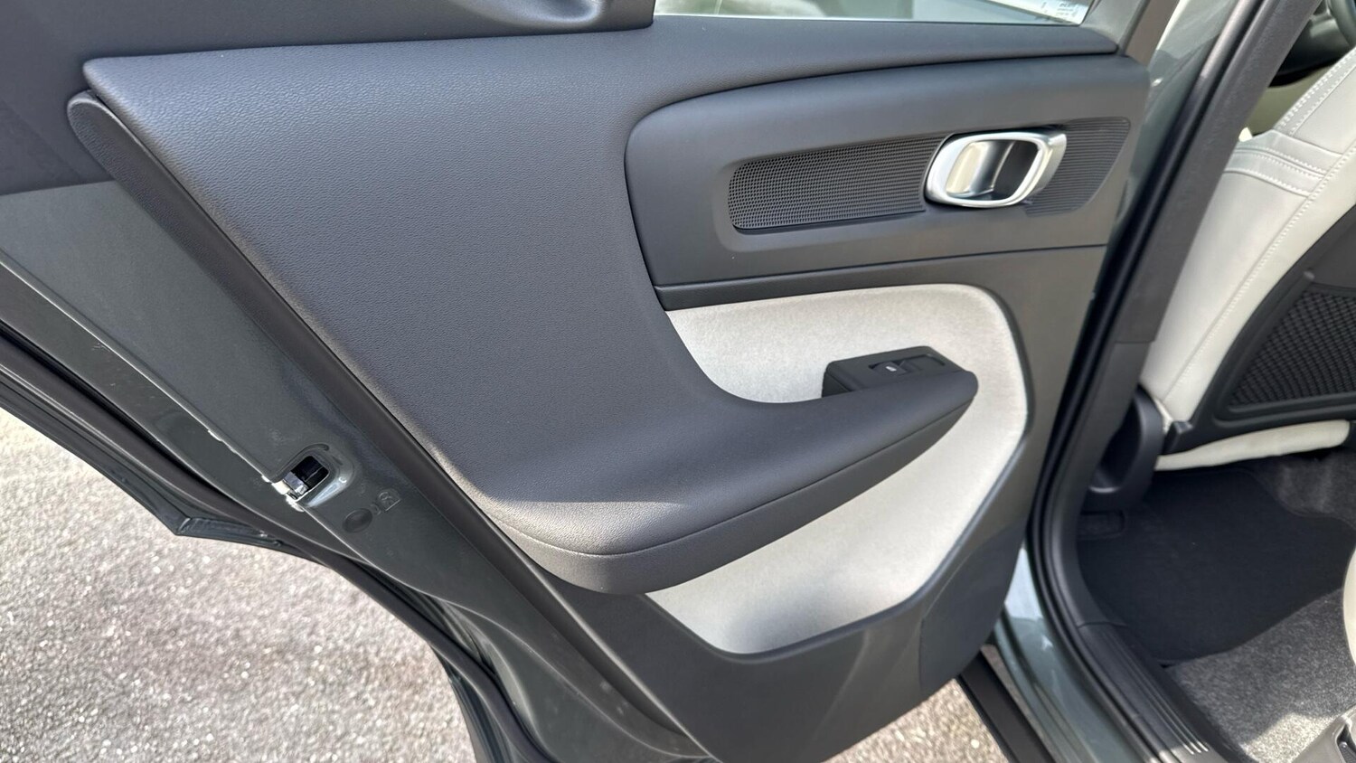 Used Volvo XC40 for sale - 77823842: Photo 24