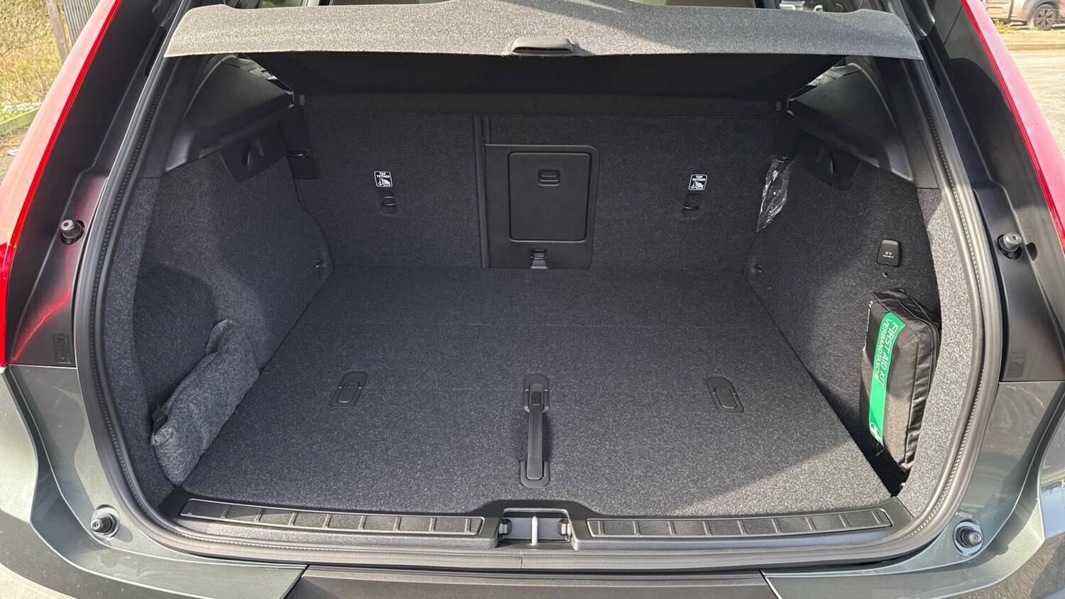 Used Volvo XC40 for sale - 77823842: Photo 28