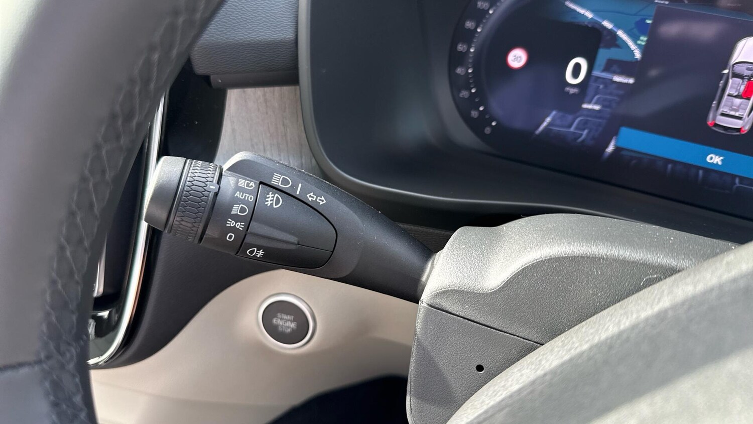 Used Volvo XC40 for sale - 77823842: Photo 38