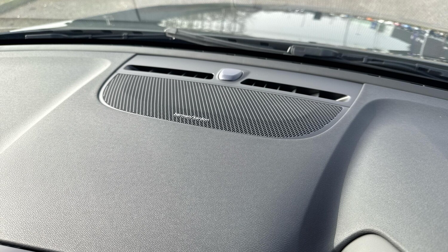 Used Volvo XC40 for sale - 77823842: Photo 39