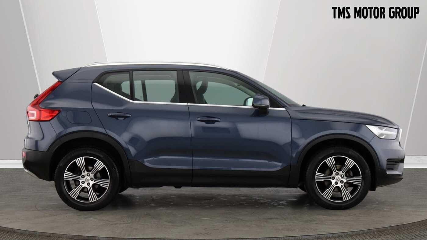 Used Volvo XC40 2021 for sale - 76824252: Photo 2