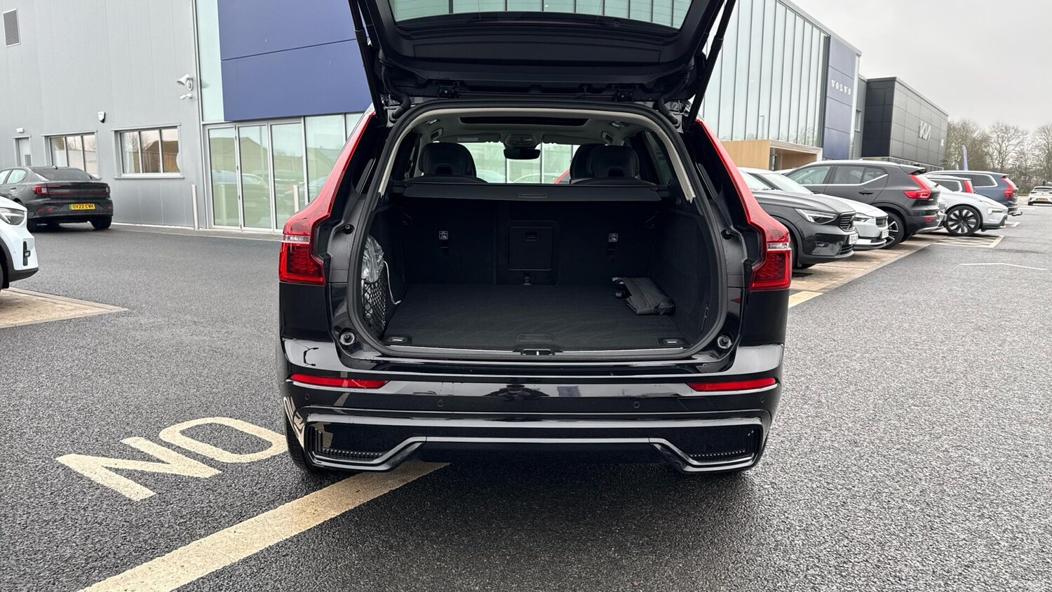 Used Volvo XC60 2025 for sale - 77672995: Photo 13