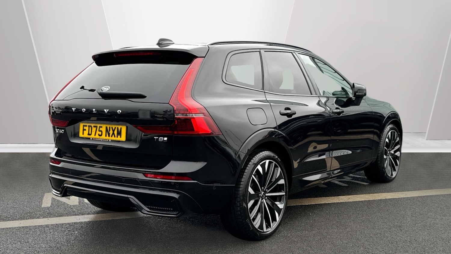 Used Volvo XC60 2025 for sale - 77672995: Photo 2