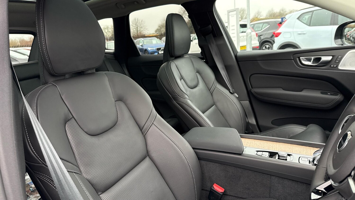 Used Volvo XC60 2025 for sale - 77672995: Photo 29