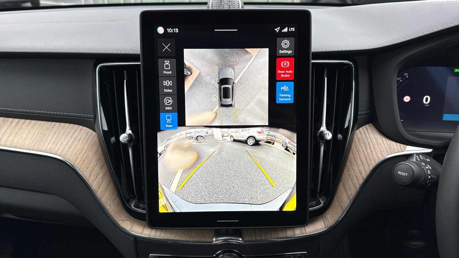 Used Volvo XC60 2025 for sale - 77672995: Photo 35