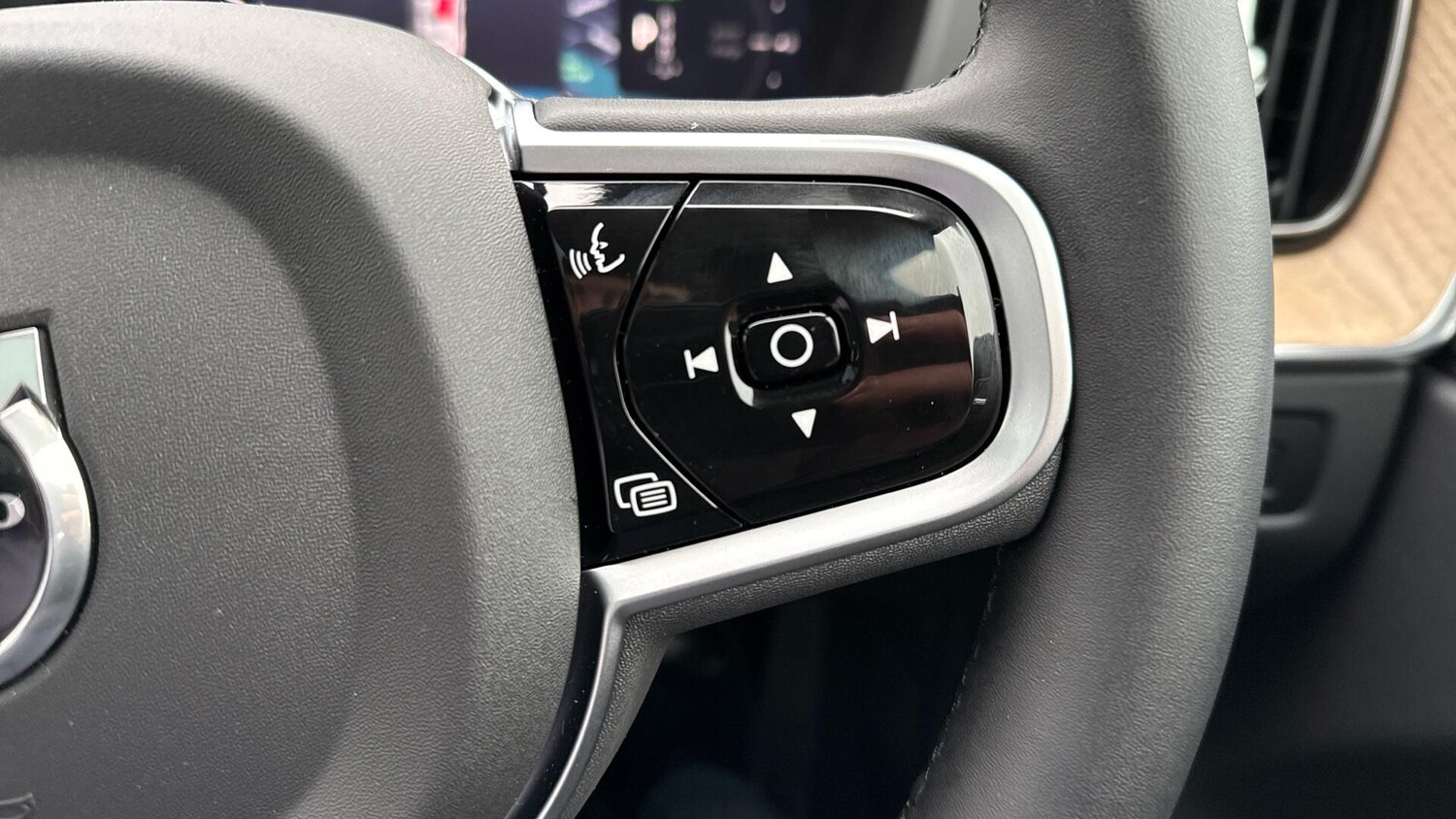 Used Volvo XC60 2025 for sale - 77672995: Photo 40