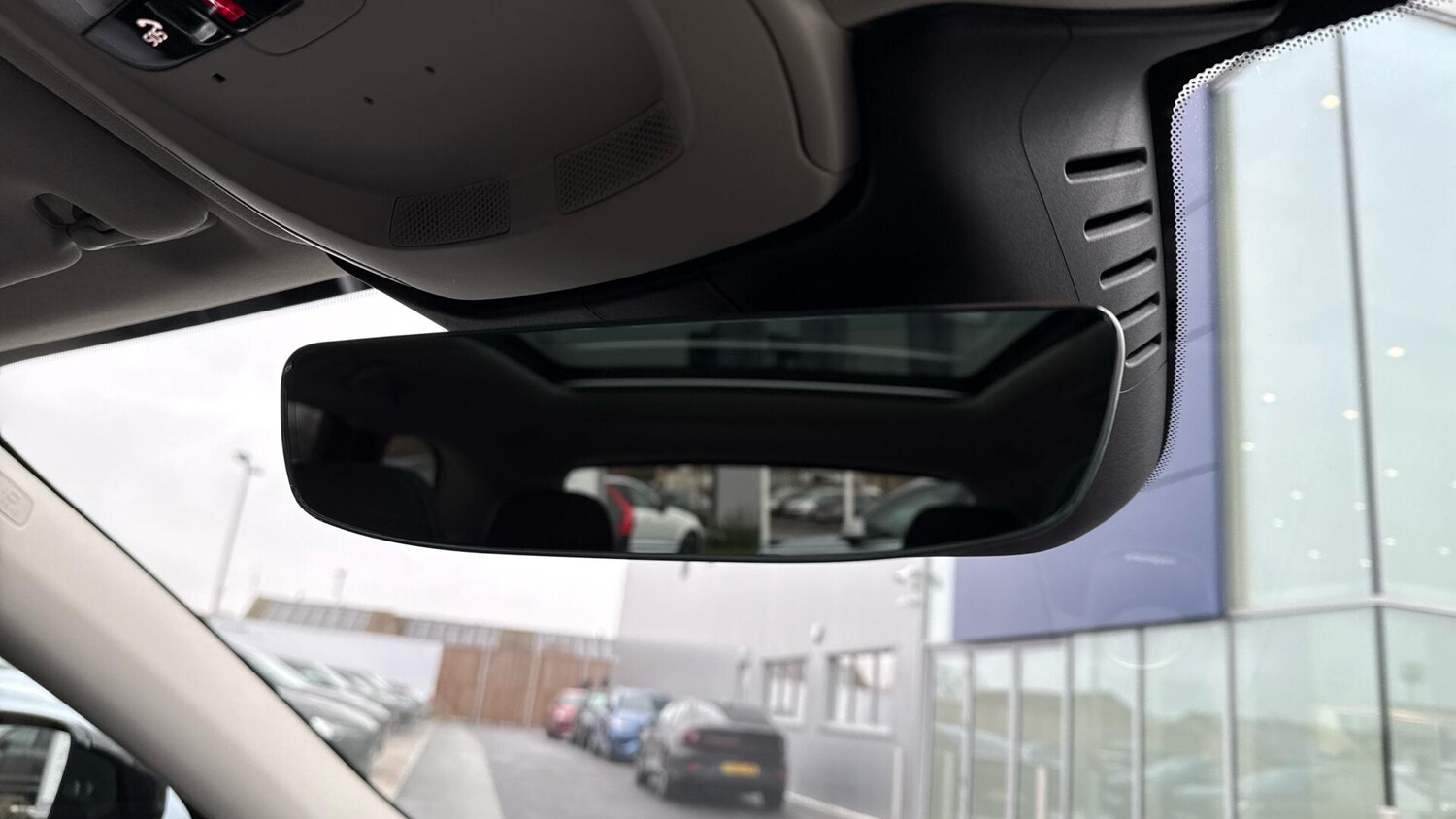 Used Volvo XC60 2025 for sale - 77672995: Photo 42