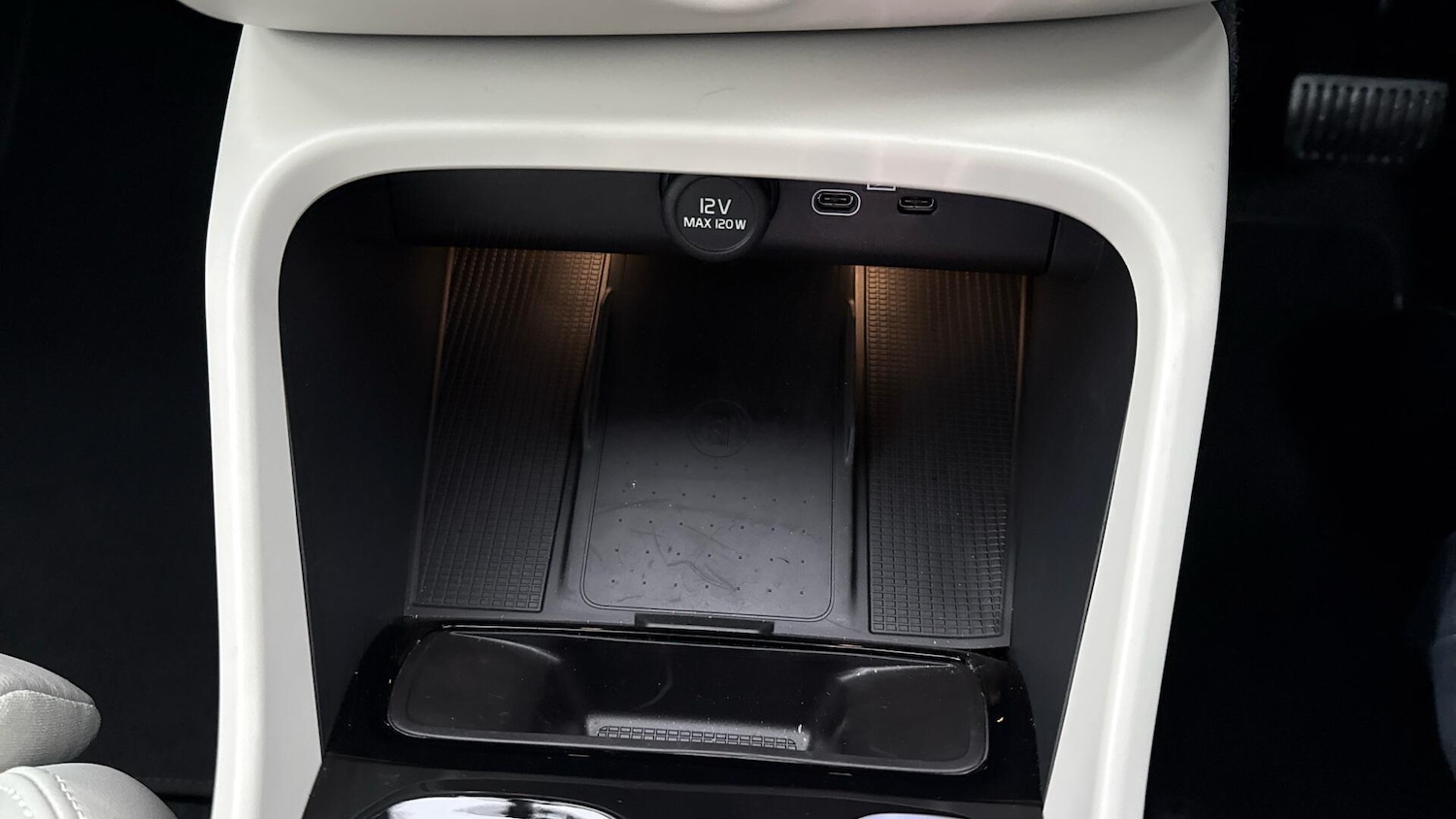 Used Volvo XC40 2025 for sale - 76772184: Photo 35