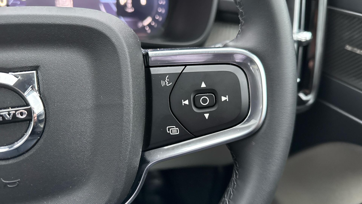 Used Volvo XC40 2025 for sale - 76772184: Photo 42