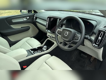 Used Volvo XC40 2025 for sale - 76772184: Photo