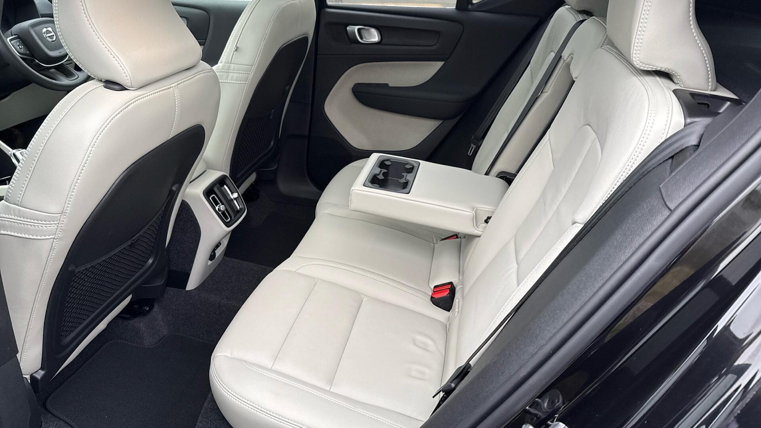 Used Volvo XC40 2025 for sale - 76772184: Photo 6