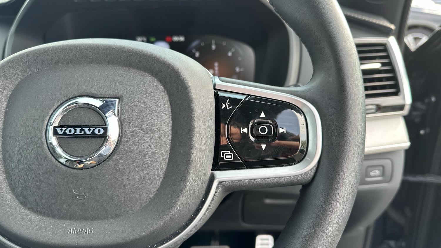 Used Volvo XC90 2022 for sale - 76337238: Photo 31