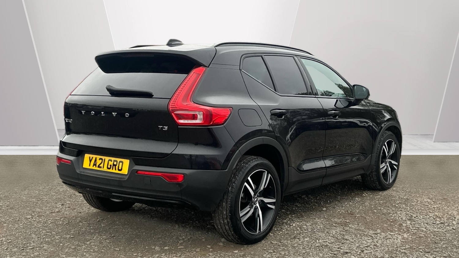 Used Volvo XC40 2021 for sale - 76336322: Photo 2