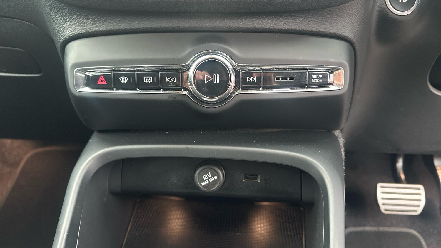 Used Volvo XC40 2021 for sale - 76336322: Photo 35