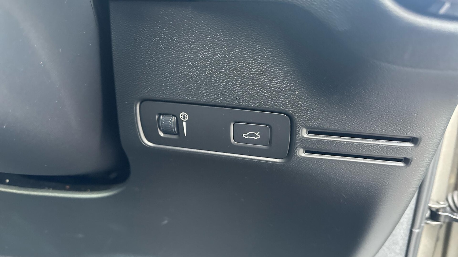 Used Volvo XC40 2020 for sale - 76336352: Photo 27