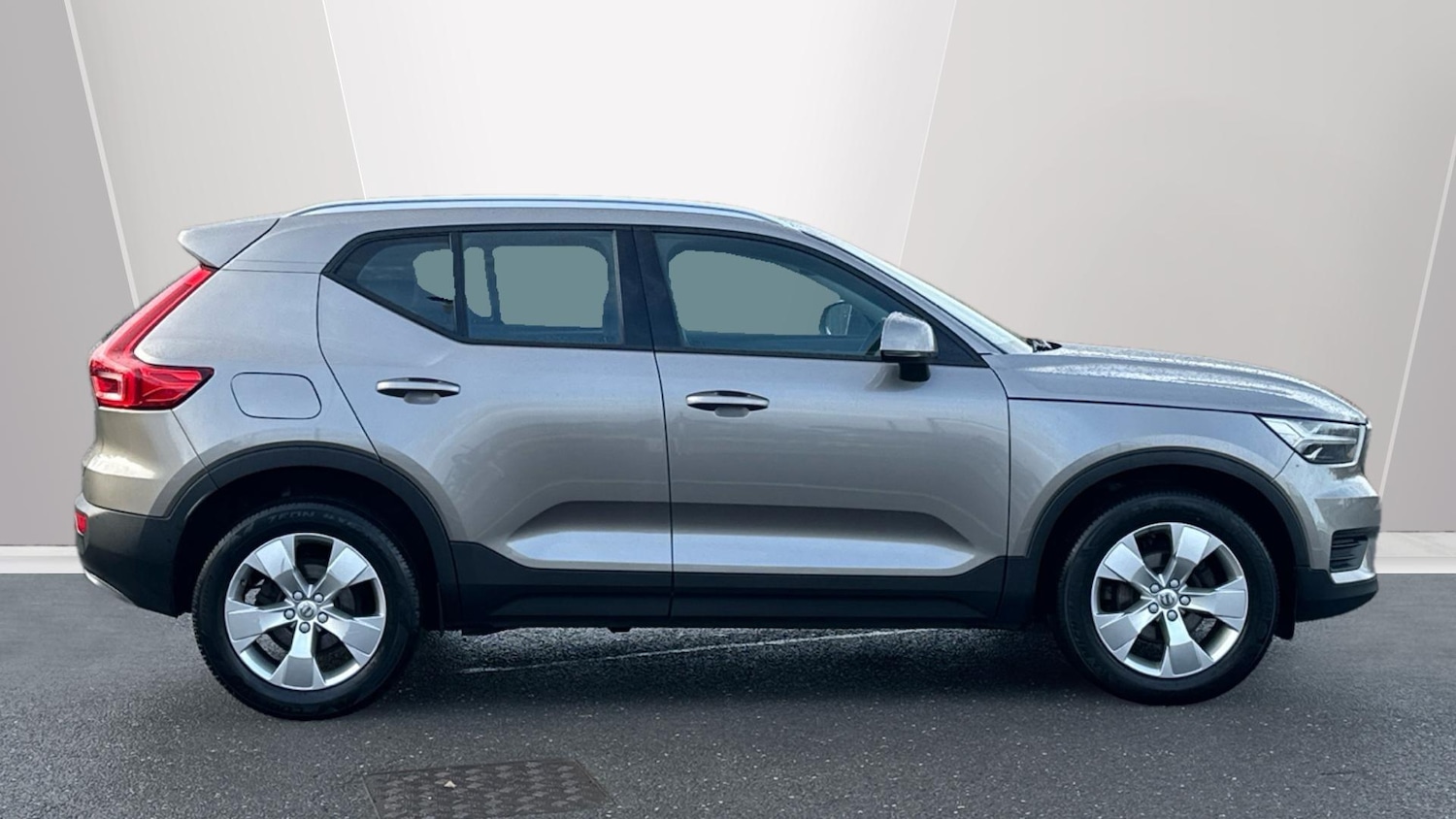 Used Volvo XC40 2020 for sale - 76336352: Photo 3