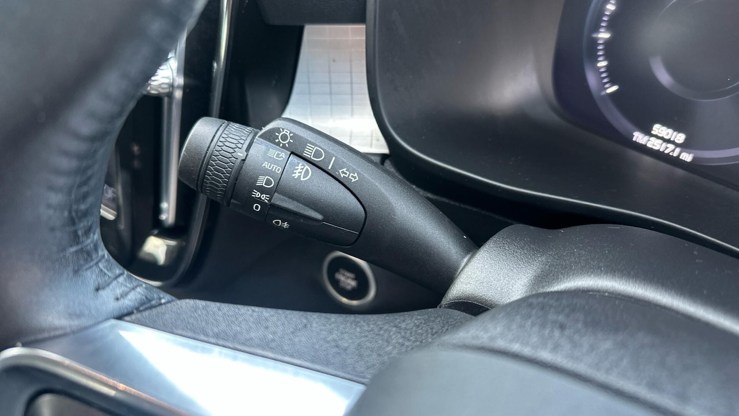 Used Volvo XC40 2020 for sale - 76336352: Photo 32