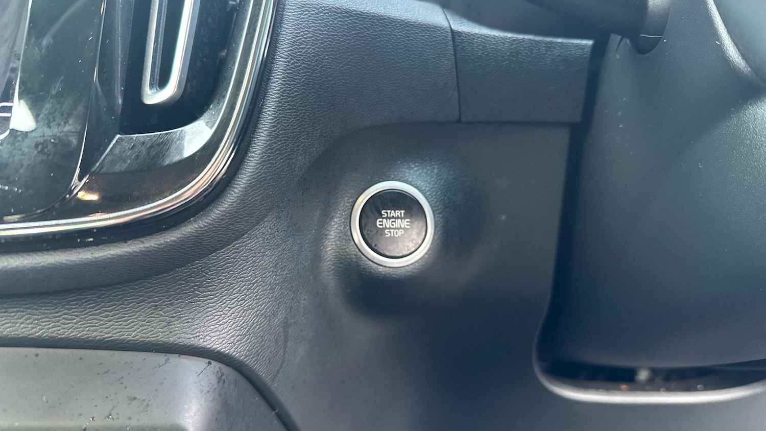 Used Volvo XC40 2020 for sale - 76336352: Photo 33