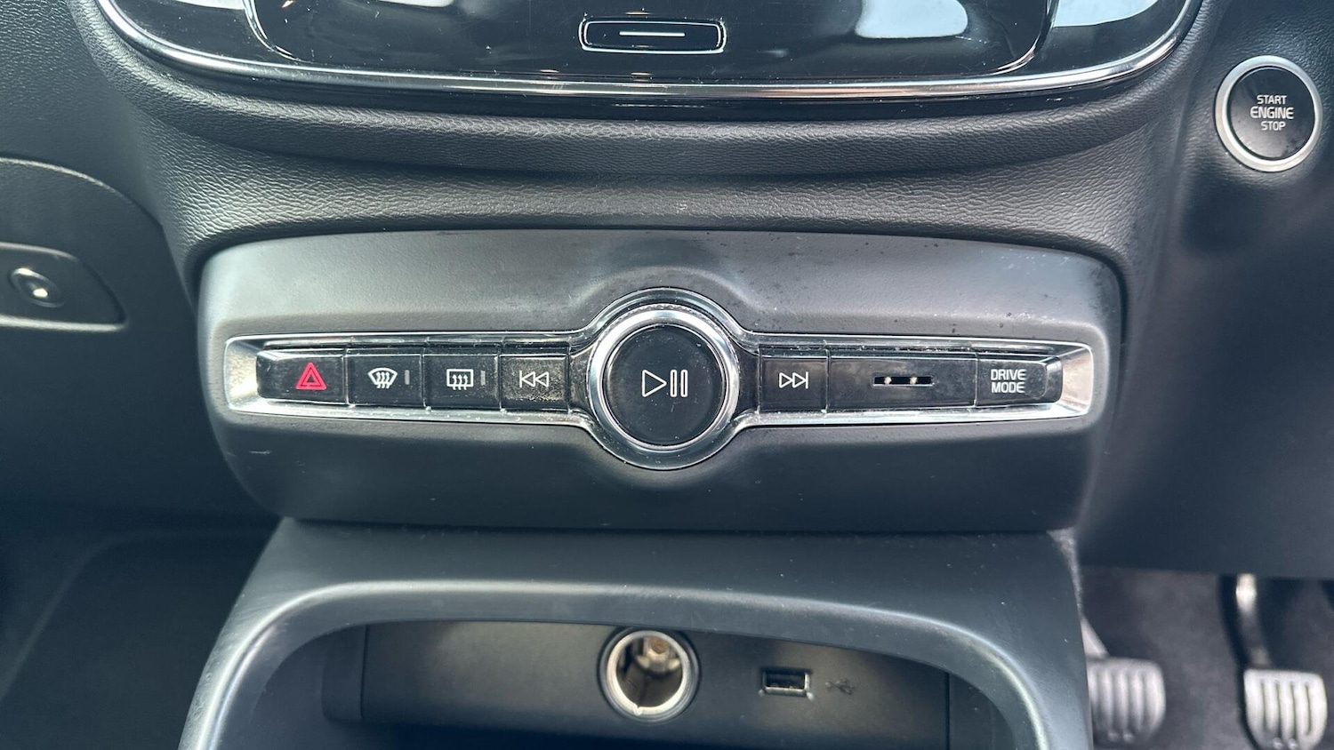 Used Volvo XC40 2020 for sale - 76336352: Photo 35