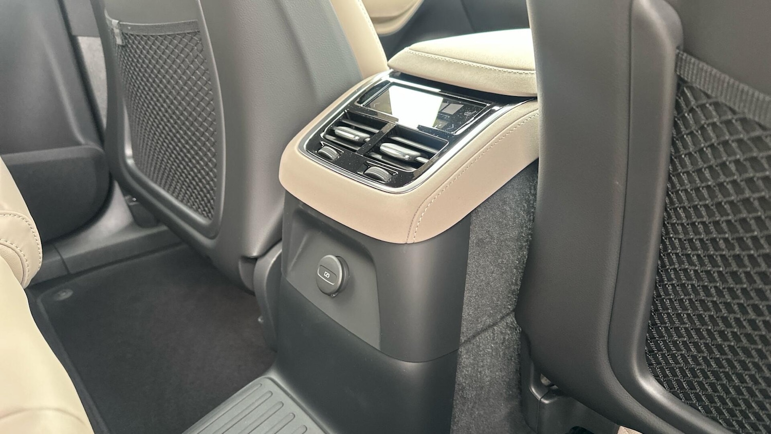 Used Volvo XC90 for sale - 76632850: Photo 28