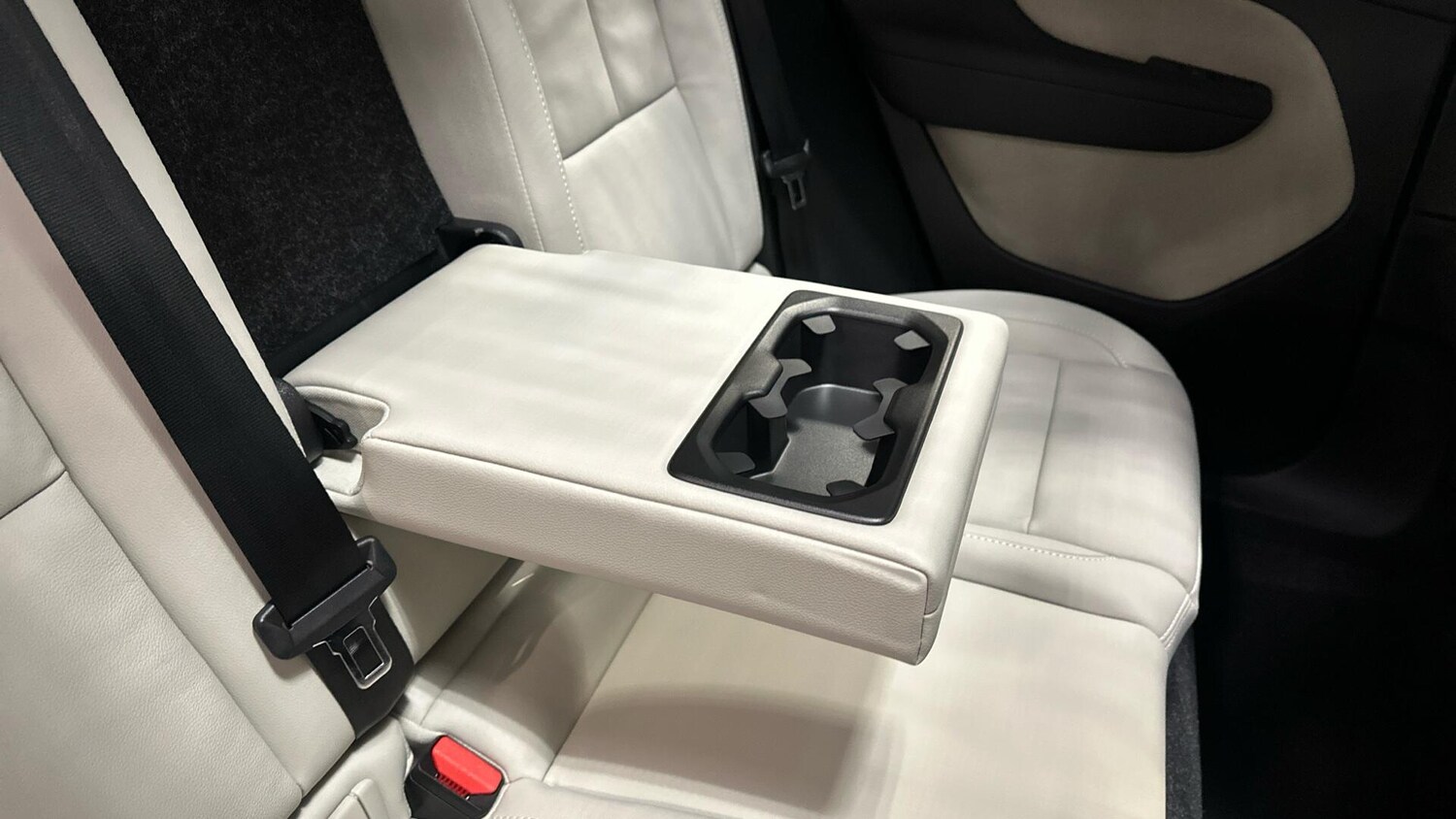 Used Volvo XC40 2026 for sale - 77411813: Photo 32