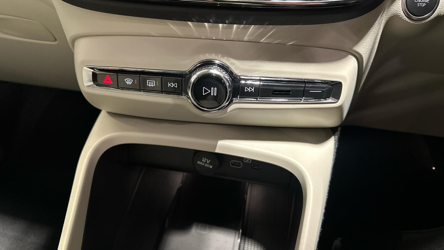 Used Volvo XC40 2026 for sale - 77411813: Photo 38