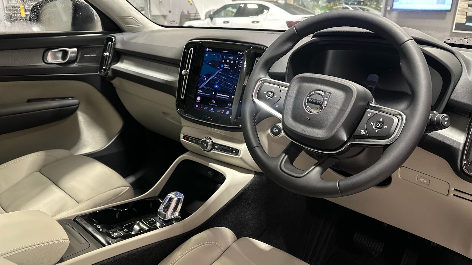 Used Volvo XC40 2026 for sale - 77411813: Photo 4