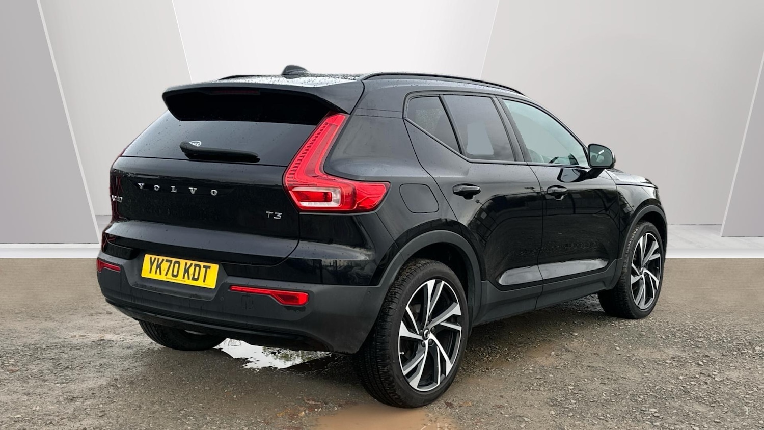 Used Volvo XC40 2020 for sale - 76337463: Photo 2