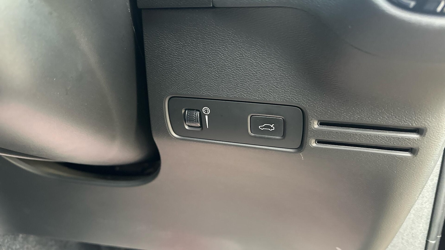 Used Volvo XC40 2020 for sale - 76337463: Photo 29