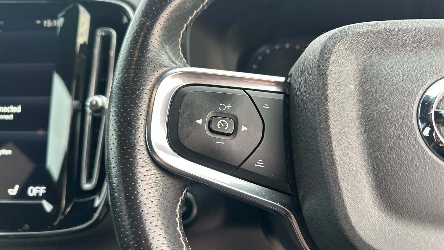 Used Volvo XC40 2020 for sale - 76337463: Photo 32