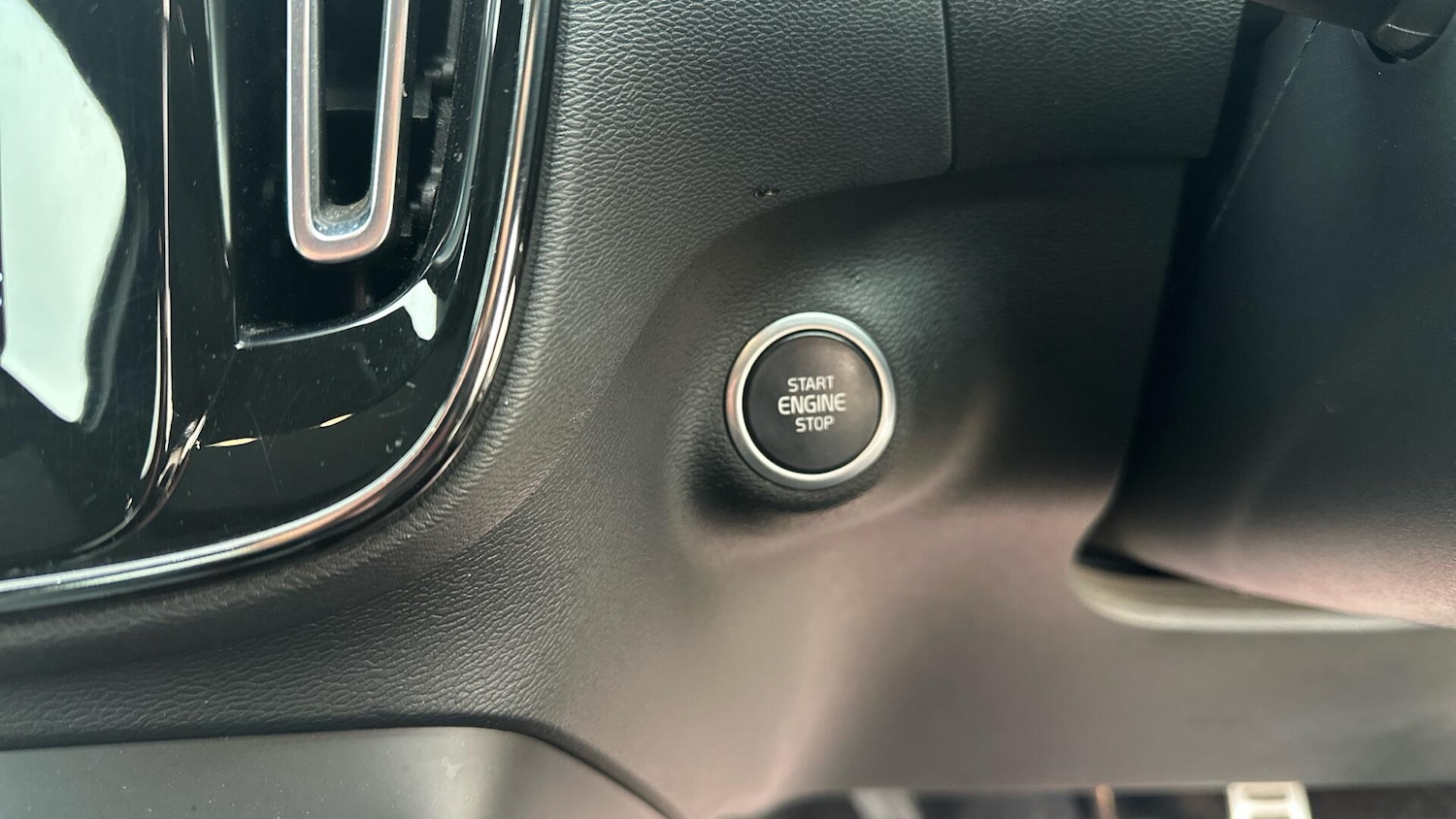 Used Volvo XC40 2020 for sale - 76337463: Photo 35