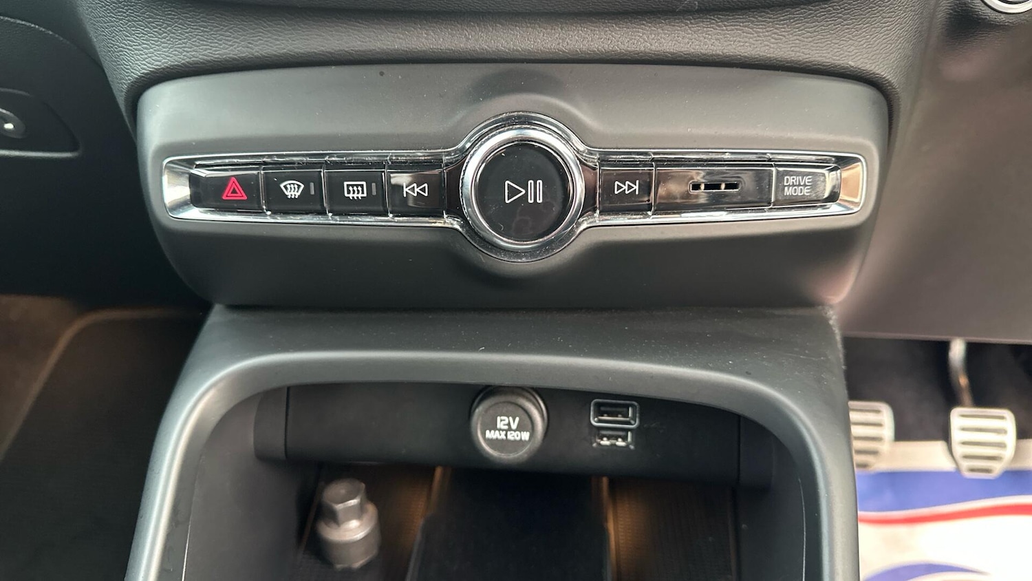 Used Volvo XC40 2020 for sale - 76337463: Photo 37