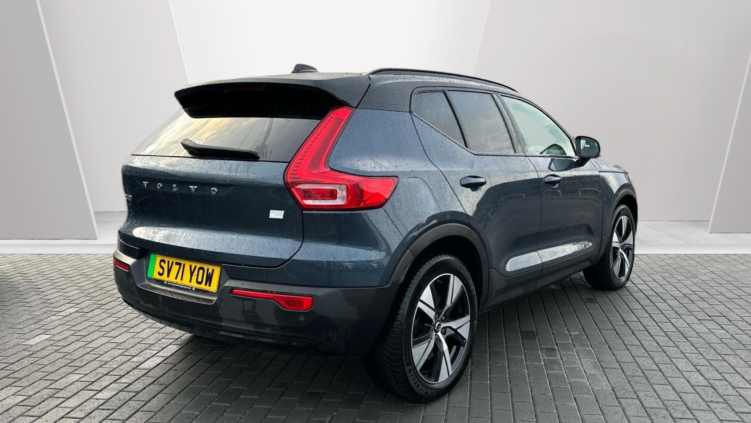 Used Volvo XC40 2021 for sale - 77081640: Photo 2