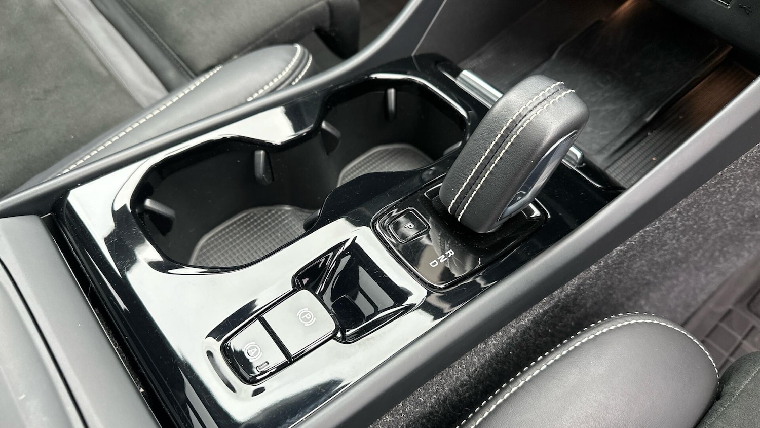 Used Volvo XC40 for sale - 77166852: Photo 34