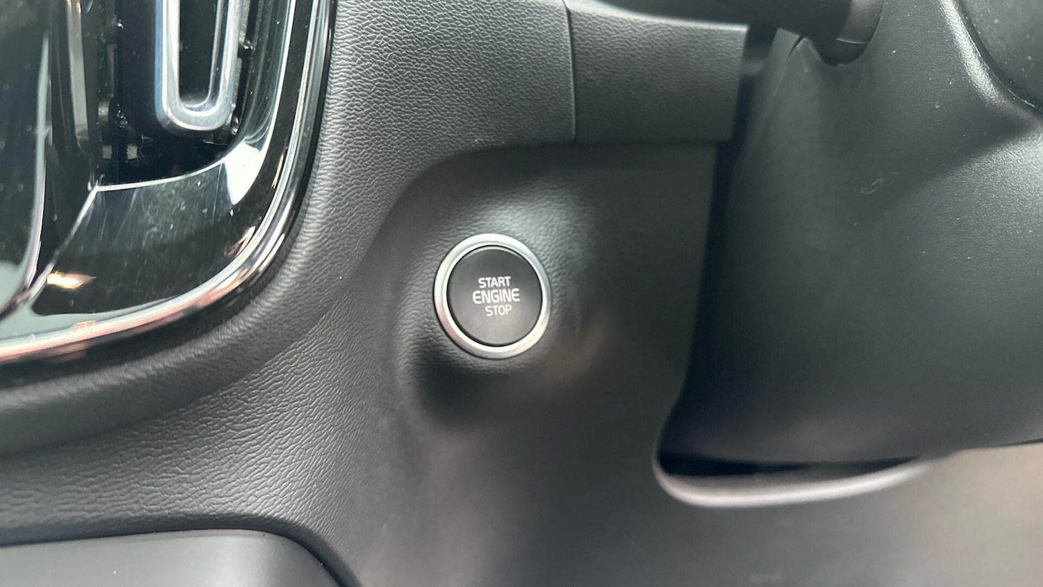 Used Volvo XC40 for sale - 77166852: Photo 36