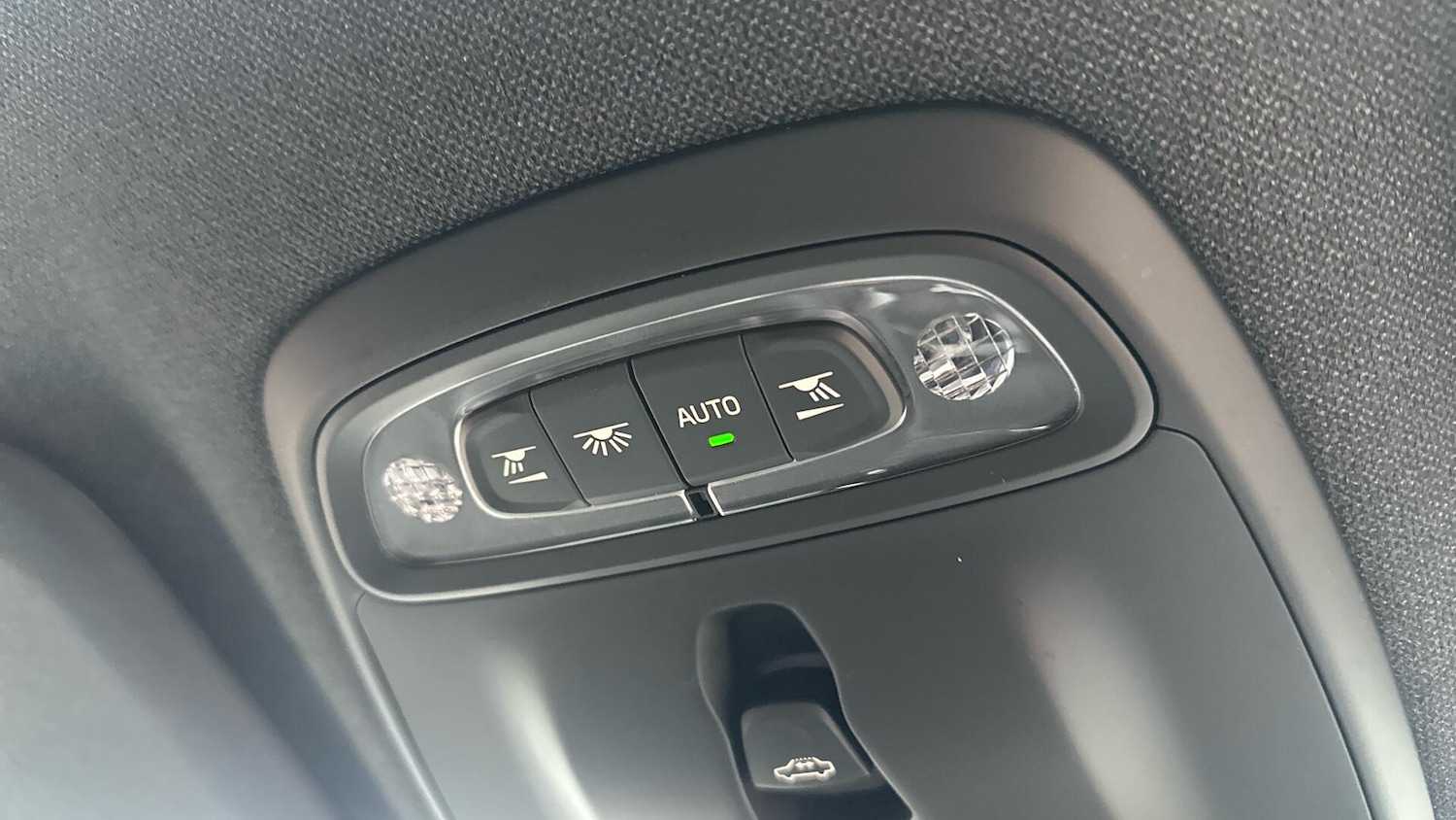 Used Volvo XC40 for sale - 77166852: Photo 39