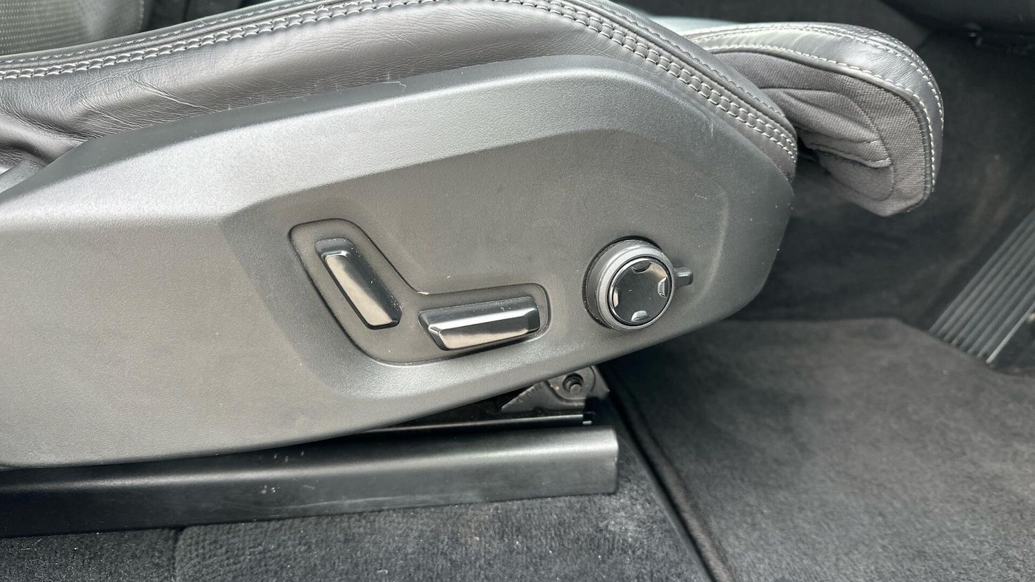 Used Volvo XC60 for sale - 77671648: Photo 29