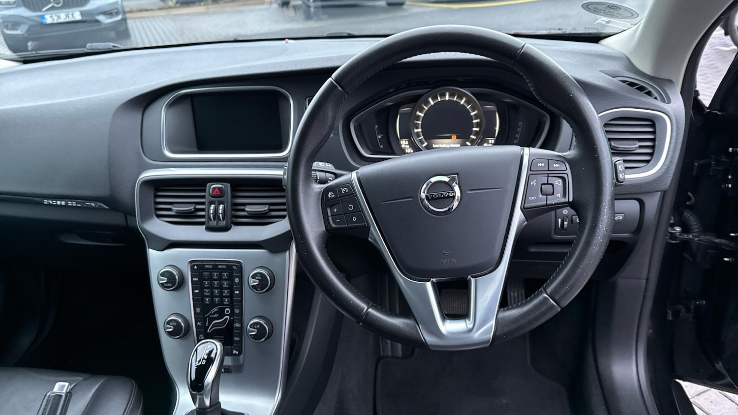 Used Volvo V40 2019 for sale - 77320928: Photo 10