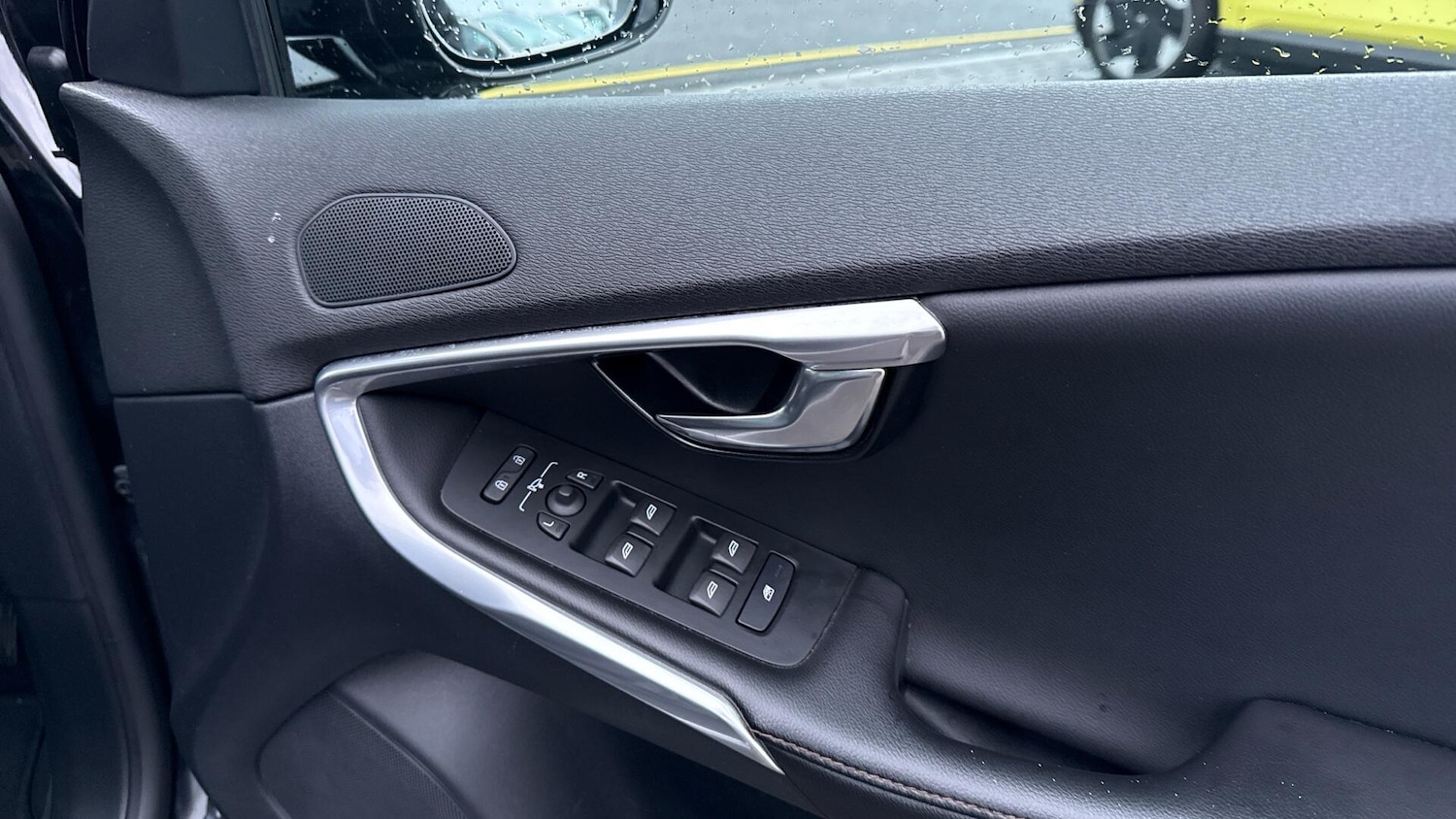 Used Volvo V40 2019 for sale - 77320928: Photo 35