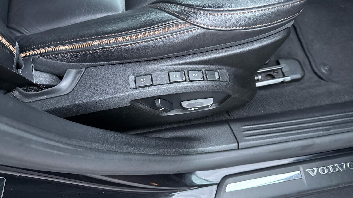 Used Volvo V40 2019 for sale - 77320928: Photo 36