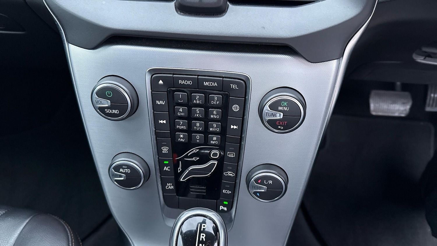 Used Volvo V40 2019 for sale - 77320928: Photo 38